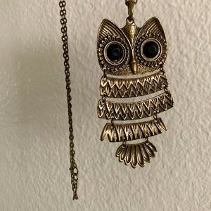 🌼 Gold metal owl necklace NWOT